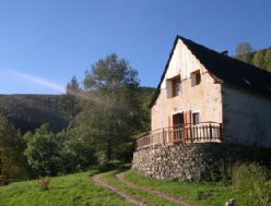 Le gîte de Miquelet vu de dessous